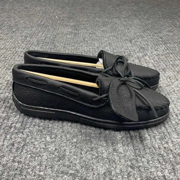 Minnetonka Women’s Moosehide Classic Moccasins (2926) - Picture 4 of 8